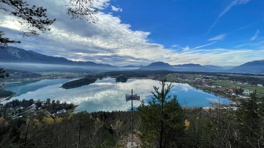 © Sonja Trink Man sieht vom Tabor auf den Faaker See. (Sonja Trink)