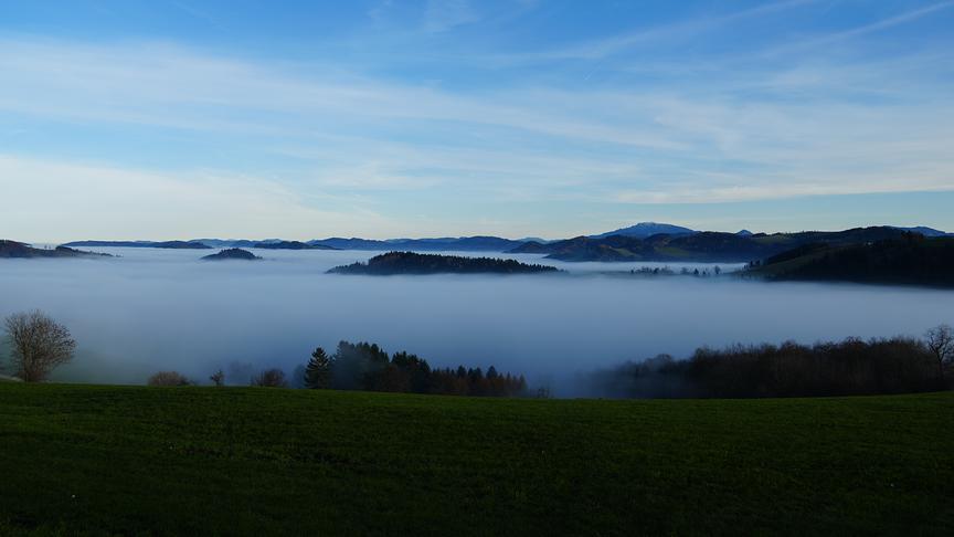 © Paul Spitaler Vom Panoramahöhenweg Blick über das Erlauftal rechts hinten der Ötscher (Paul Spitaler)