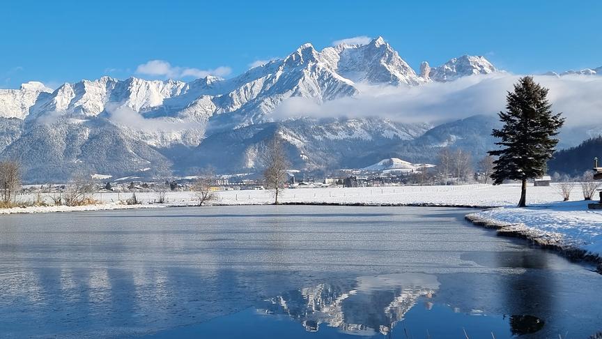 © Georg Ackerer Klirrende Kälte heute Morgen am Fischteich (Traumhafter Wintertag Steinernes Meer/Saalfelden). (Georg Ackerer)