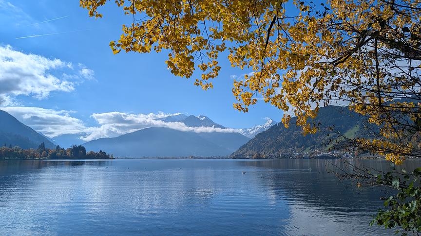 © Helene Nähring Der Zeller See auf der Thumersbacher Seite, mit Blick auf Imbachhorn und Kitzsteinhorn (Helene Nähring)