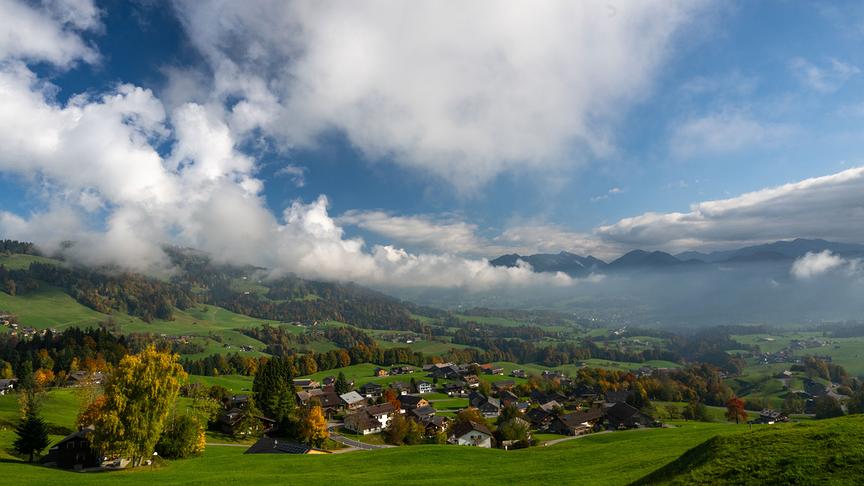 © Manfred Gasser Blick in den wolkenverhangenen Bregenzerwald (Manfred Gasser)