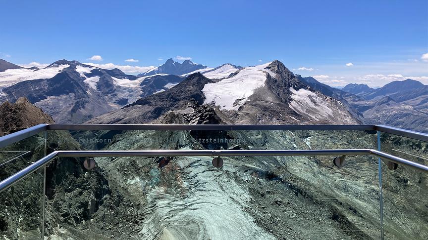 © Inge Lindengrün Blick von der Kitzsteinhorn Aussichtsplattform auf die herrliche Bergwelt. (Inge Lindengrün)