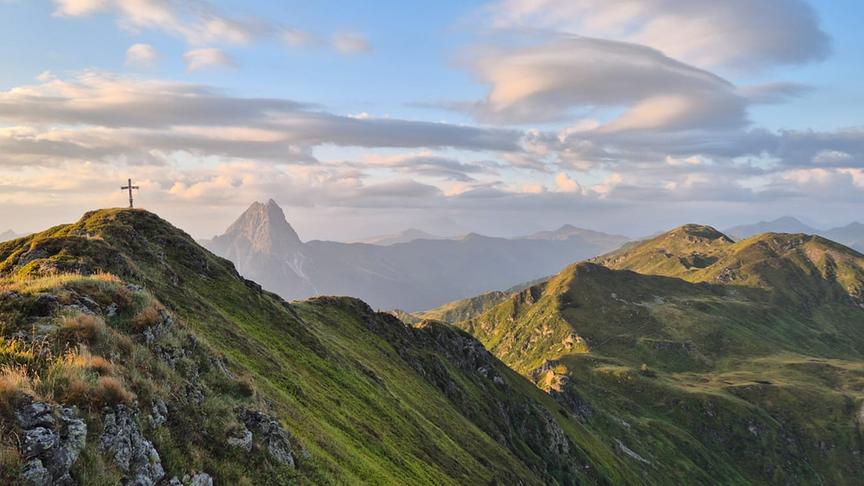 © Foto: Johanna Fohringer Brechhorn/ Kitzbüheler Alpen/ Hintergrund Blickrichtung: Großer Rettenstein. (Johanna Fohringer)