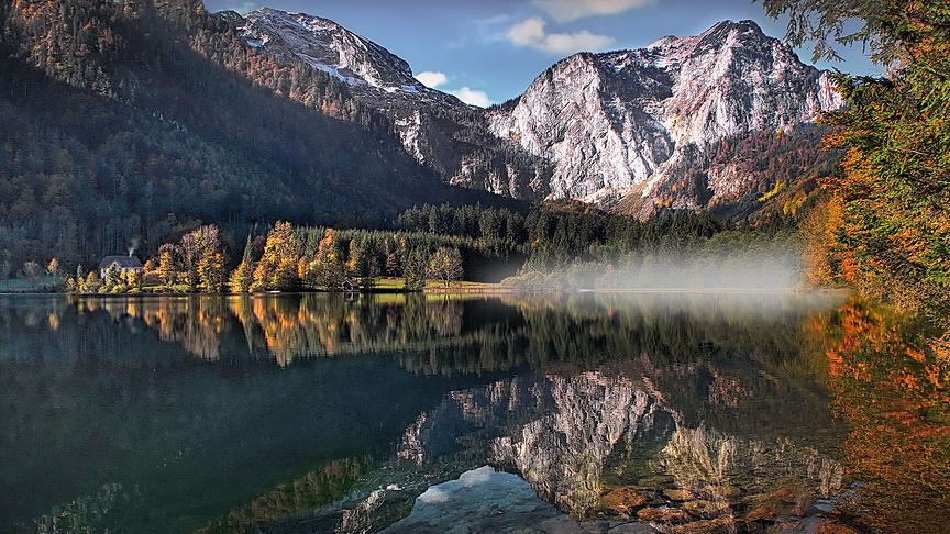 © Peter Grill Herbstlicher Langbathsee. (Peter Grill)