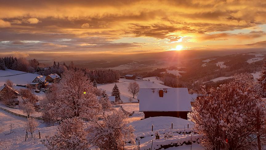 © Helmut Scheucher Sonnenaufgang in der Steiermark. (Helmut Scheucher)