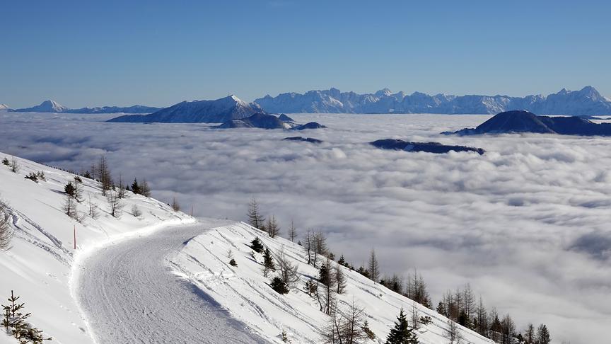 © Annelie Möser Blick vom Goldek übers Nebelmeer nach Süden zum Dobratsch und den Julischen Alpen. (Annelie Möser)