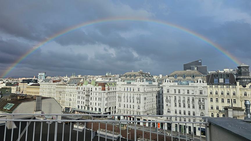 © Handan Yilmaz Ein Blick über Wien, mit einem wunderschönen Regenbogen (Handan Yilmaz)