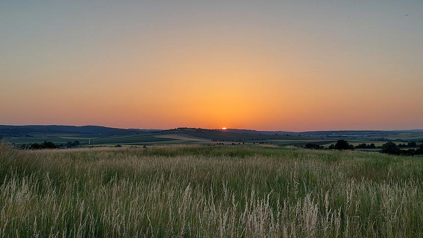 © Veronika Müller-Reinwein Sonnenuntergang über dem Stranitzberg bei Gars am Kamp. (Veronika Müller-Reinwein)