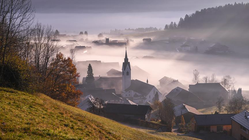 © Manfred Gasser Nebel in Schwarzenberg/Bregenzerwald. (Manfred Gasser)