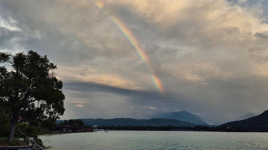 © Günther Mallweger Regenbogen über dem Rosental von der Wörthersee-Ostbucht sichtbar (Günther Mallweger)