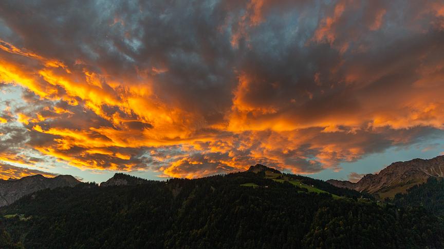 © Helmut Bischof Morgenstimmung in Sonntag im Großen Walsertal (Helmut Bischof)
