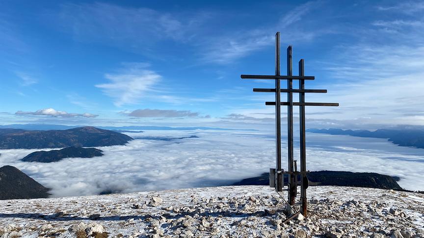 © Andrea Gradnitzer Aussicht auf den Nebel im Tal vom Zwölfernock am Dobratsch. (Andrea Gradnitzer)