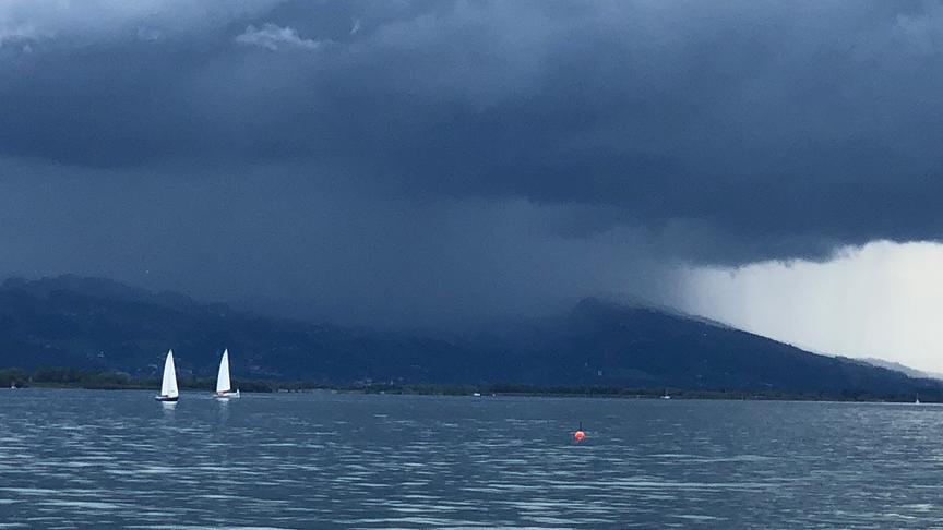 © Werner Benzer Gewitter zieht über den Bodensee. (Werner Benzer)