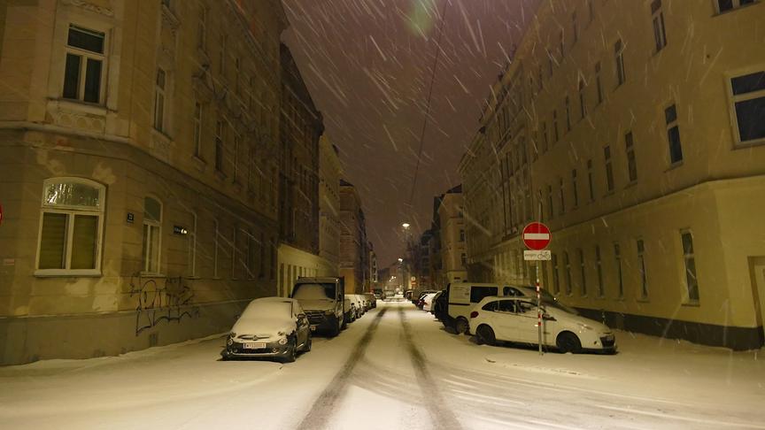 Erster Schneefall in Wien / Hernals (Erwin Graf)