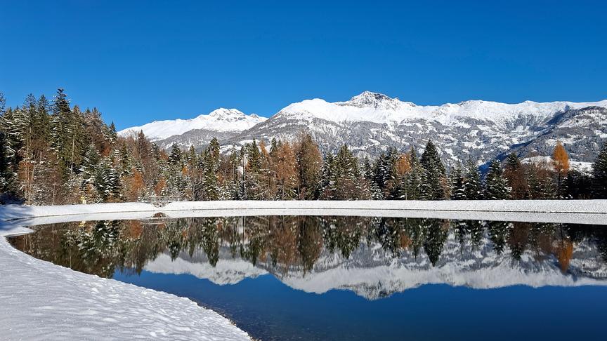 Spiegelung im See... (Erna Linder)