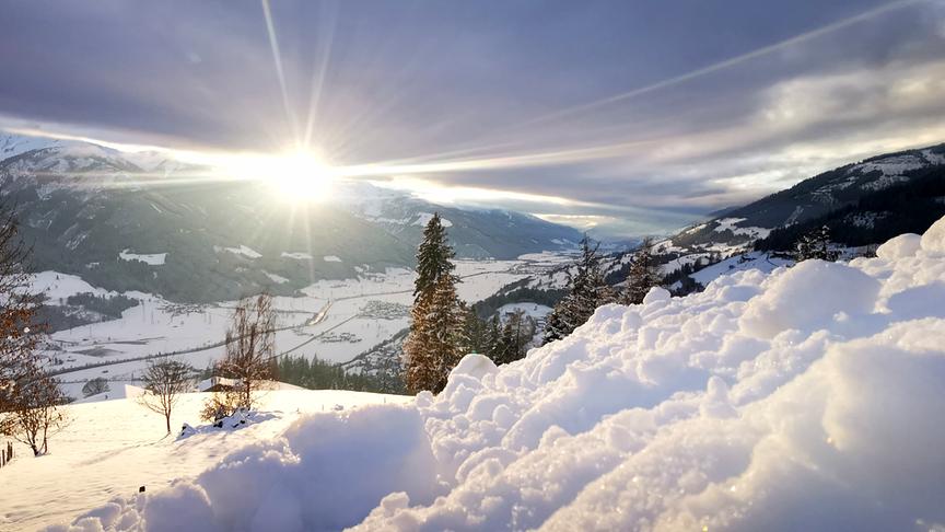 © Maria Harlander Herrlicher Wintertag überwiegend bewölkt, dafür noch ein schöner Sonnenuntergang. (Maria Harlander)