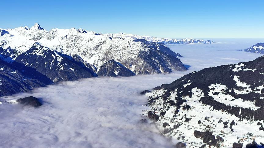 © Gerhard Krifter Montafon vom Hochjoch Richtung Schweiz. Im Hintergrund die Schweizer Berge Lg. Grüsse von einem traumhaften Skitag. (Gerhard Krifter)