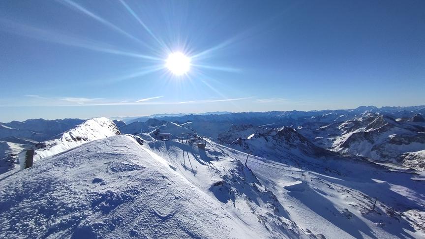 © Manfred Wallner Der Mölltaler Gletscher vom Gipfel des Scharecks 3122 m. (Manfred Wallner)