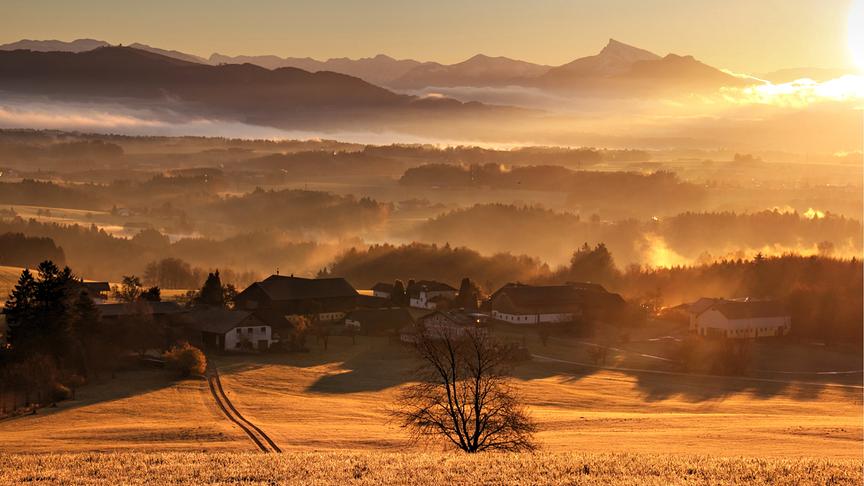 Wundervoller Sonnenaufgang heute am Haunsberg / Obertrum , mit Blick in das Salzburger Seenland. (Emma Sommeregger) 