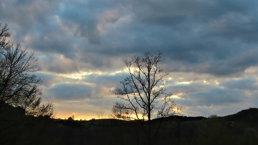 © Rudolf Kößl Eine mystische Wolkenstimmung über Gresten. (Rudolf Kößl)