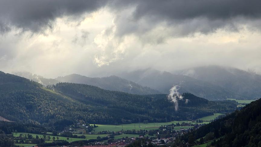 © Kerstin Kukacka Dunkle Wolken über dem Mürztal. (Kerstin Kukacka)