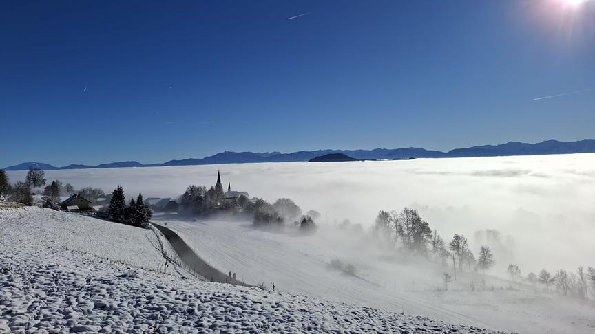 Blick auf Sörg im Nebelkleid. (Walter Wallner)