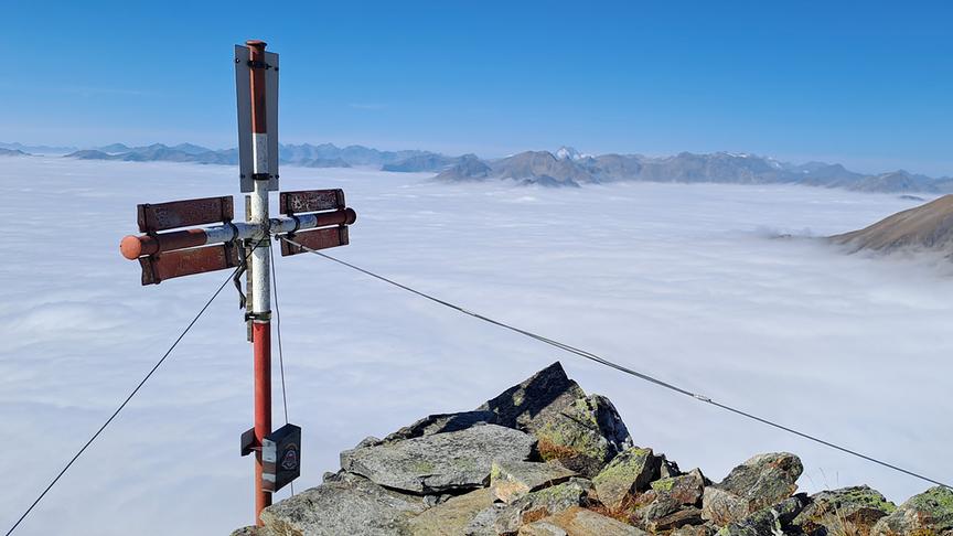 Nebelmeer vom Vorgipfel Gröneck mit Blick ins Mölltal Richtung Polinik