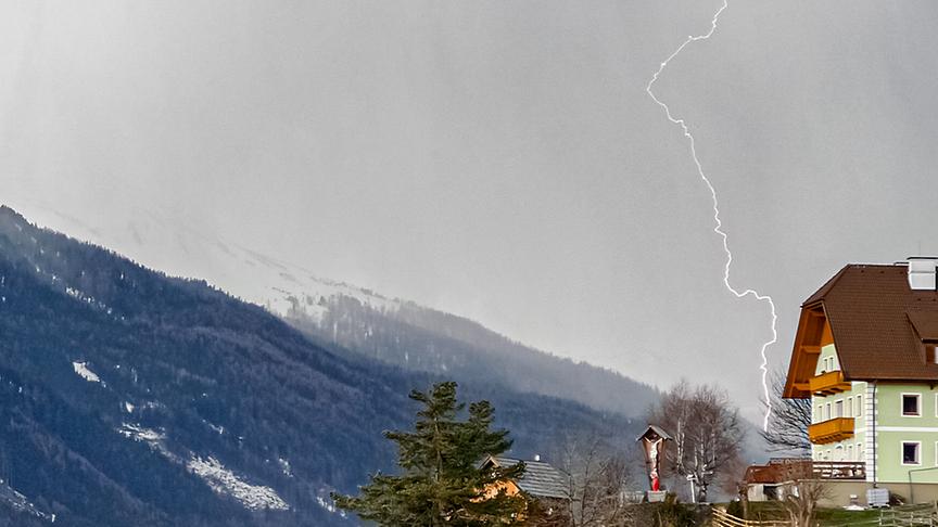 © Fritz Moser Gewitter Ende März im Lungau. (Fritz Moser)