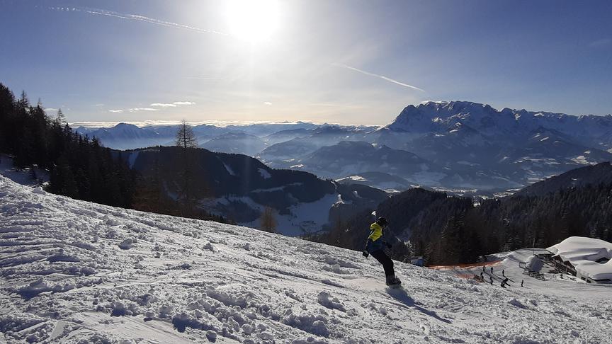 © Andreas Mayerhofer Schipiste mit Fernblick. (Andreas Mayerhofer)