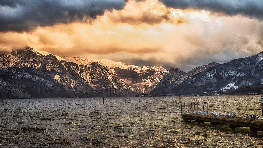 © Fuchshuber Friedrich Stürmischer Traunsee mit Blick aufs Tote Gebirge. (Fuchshuber Friedrich)