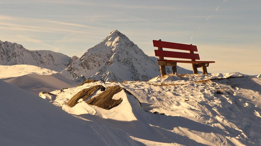 © Karl-Heinz Bülow Farbtupfer im Schnee auf dem Neunerköpfle in Tannheim/Tannheimer Tal. (Karl-Heinz Bülow)