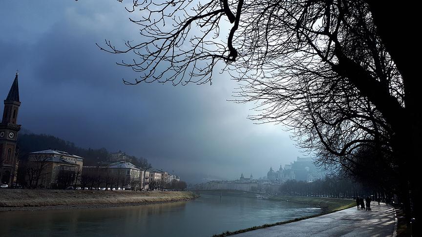 © Elisabeth Kodim Die Sonne kämpft mit dem Morgennebel über Salzburg. (Elisabeth Kodim)