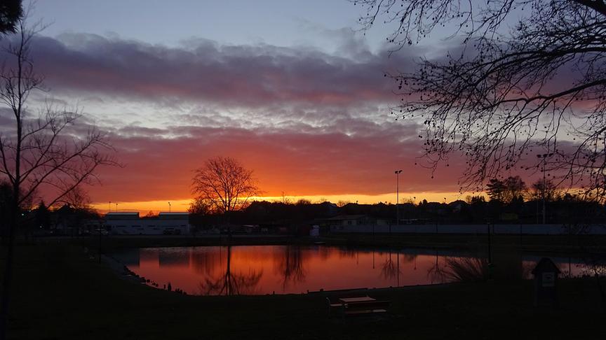 © Richard Weigl Sonnenaufgang beim Stadtteich in Zistersdorf. (Richard Weigl)