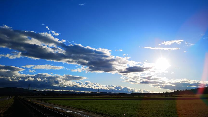 © Aigner Annemarie Durchziehende Wolken im windigen Wieselburg/Erlauf. (Aigner Annemarie)