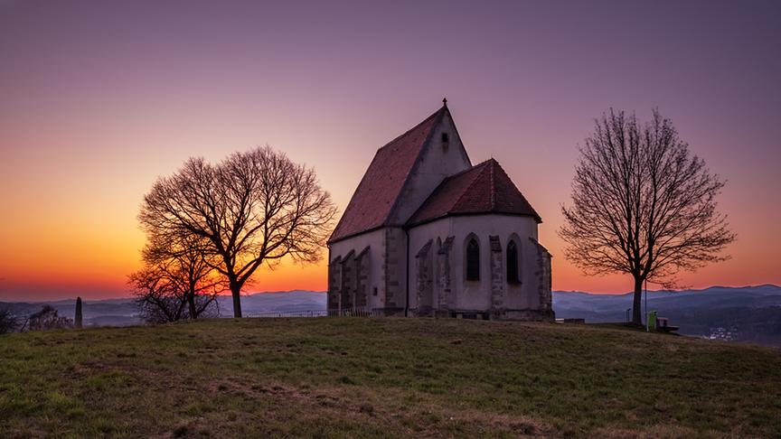 © Tobias Wolfinger Sonnenuntergang bei der wunderschönen Wenzelskirche in Wartberg ob der Aist. (Tobias Wolfinger)