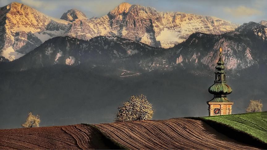 © Peter Grill Abendstimmung in Atzbach - im Hintergrund der Hohe Priel. (Peter Grill)