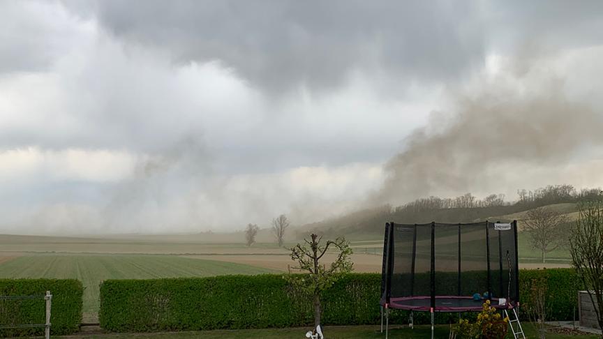 © Jürgen Wimmer Staubwolke vor Regen. (Jürgen Wimmer)
