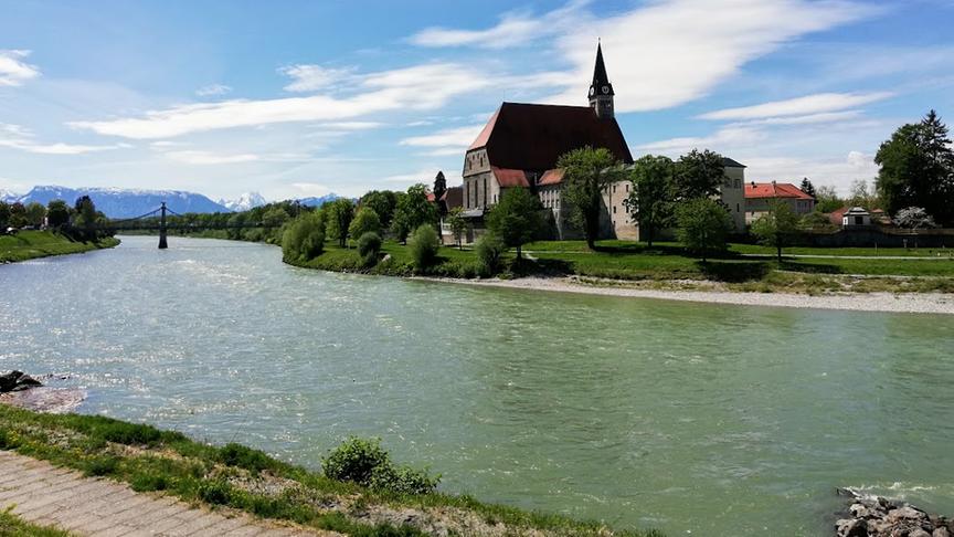 © Annemarie Silberer Blick auf die Salzach und die Stiftskirche von Laufen. (Annemarie Silberer)