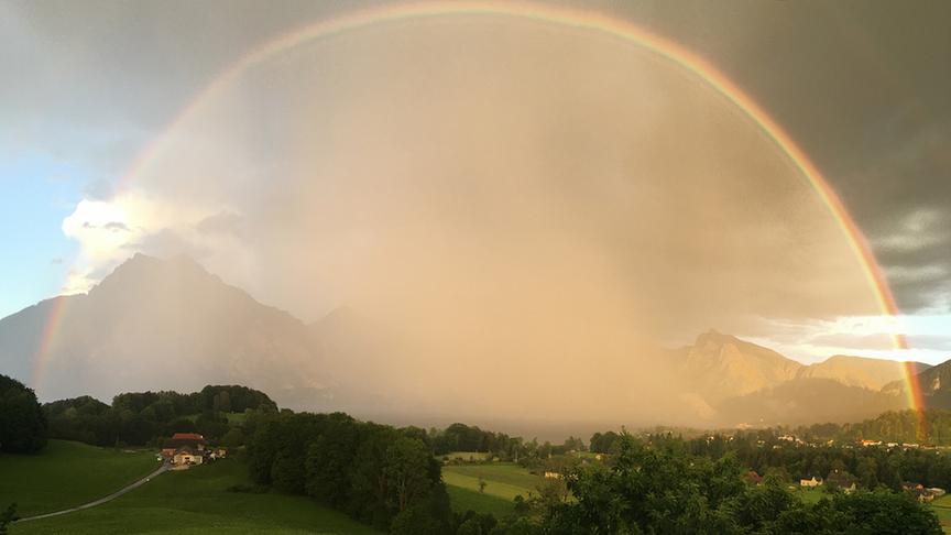 © Katharina Marx Traunstein und Traunsee mit vollem Regenbogen. (Katharina Marx)