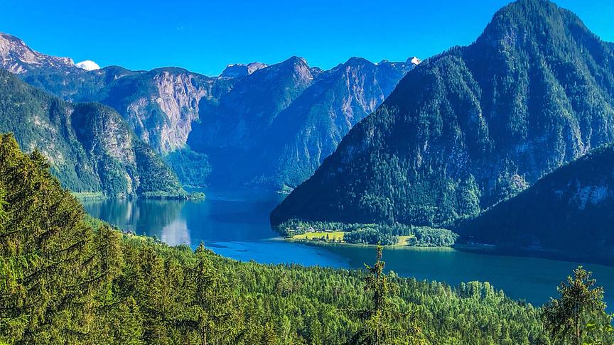© Siegfried Schlager Faszination Ausgangspunkt Pötschenpass, Blick zum Hallstättersee. (Siegfried Schlager)