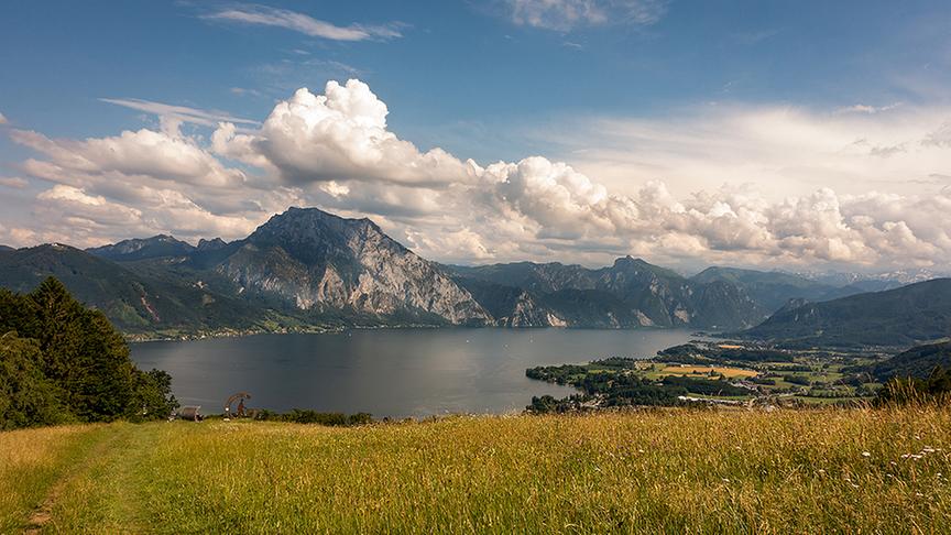 © Fuchshuber Friedrich Blick vom Gmundnerberg auf Traunsee und Traunstein. (Fuchshuber Friedrich)