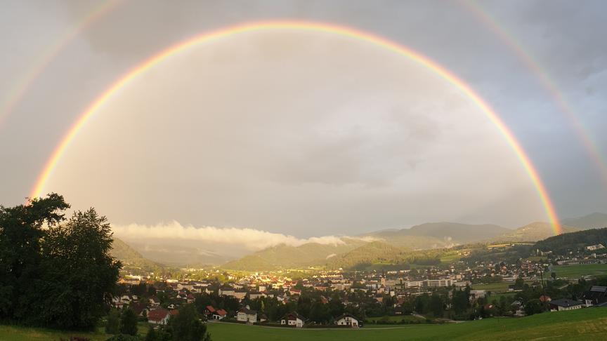 © Jürgen Ofer Feldkirchen in Kärnten unter dem Regenbogen. (Jürgen Ofer)