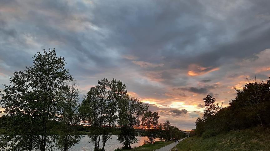 © Natascha Markova Sonnenuntergang in 1220 Wien. (Natascha Markova)
