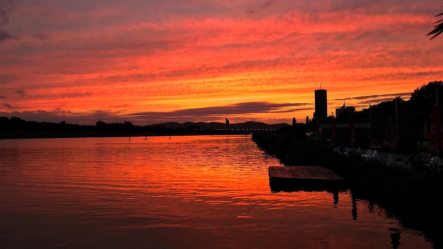 © Marlies Hermann Sonnenuntergang und Abendrot bei der Neuen Donau. (Marlies Hermann)