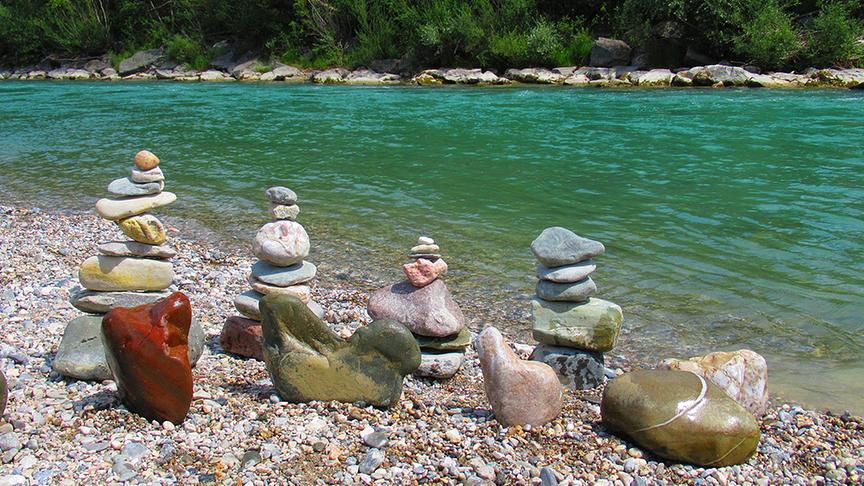 © Georg Wastl "Skulpturenpark" an der türkisen Gail bei Villach. (Georg Wastl)