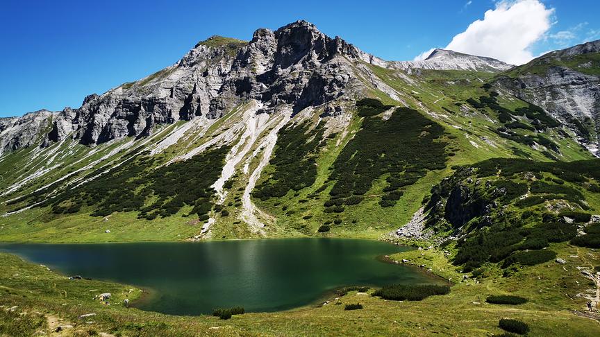 © Georg Ackerer Herrlicher Oberhüttensee mit Steirischer Kalkspitze. (Georg Ackerer)