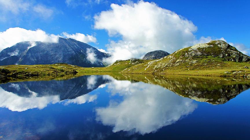 © Evelyn Grießner Weisseck mit Essersee im Naturpark Riedingtal. (Evelyn Grießner)