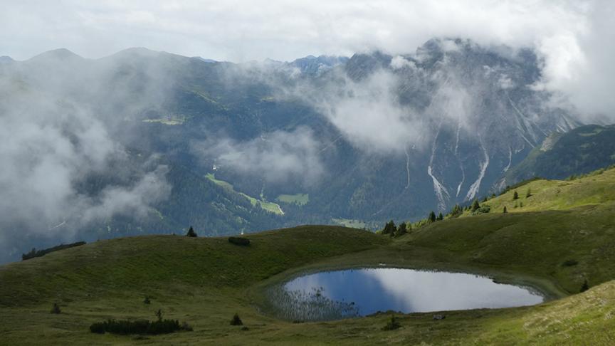 © Ferdinand Mader Bergsee im Licht - der Rohrsee 2073m in Obernberg. (Ferdinand Mader)
