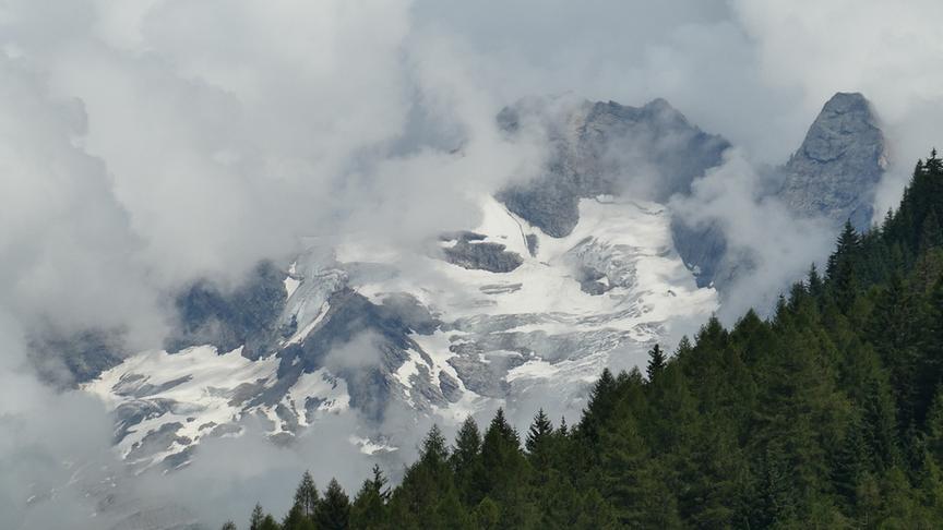 © Ferdinand Mader Gletscherwelt des Olperer und rechts der Fussstein (Zillertaler Alpen - Alpenhauptkamm). (Ferdinand Mader)