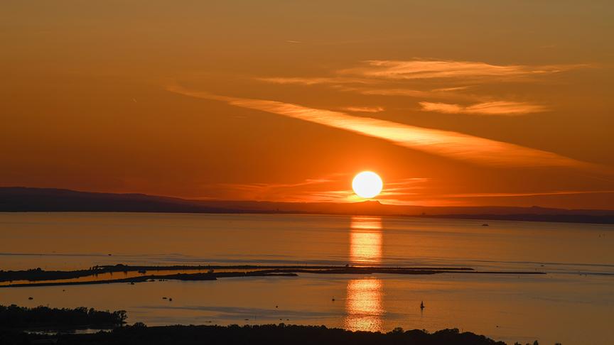 © Manfred Gasser Immer wieder schön - Sonnenuntergang am Bodensee. (Manfred Gasser)